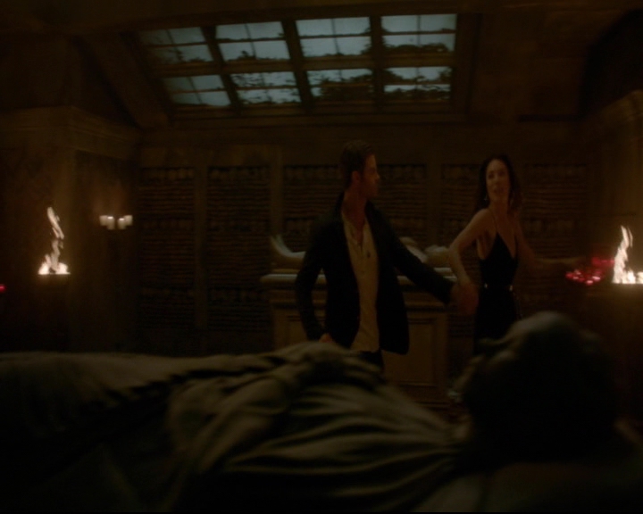 vampirediariesworld-dot-nl_TheOriginals5x03NeMeQuittePas06918.jpg