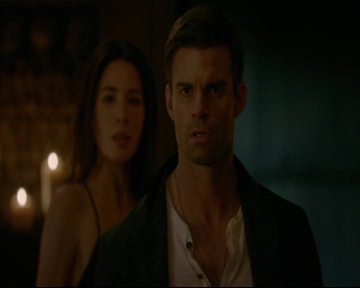 vampirediariesworld-dot-nl_TheOriginals5x03NeMeQuittePas06925.jpg