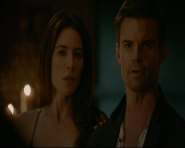 vampirediariesworld-dot-nl_TheOriginals5x03NeMeQuittePas06955.jpg