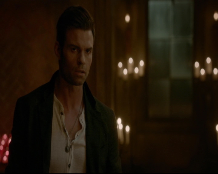 vampirediariesworld-dot-nl_TheOriginals5x03NeMeQuittePas07106.jpg
