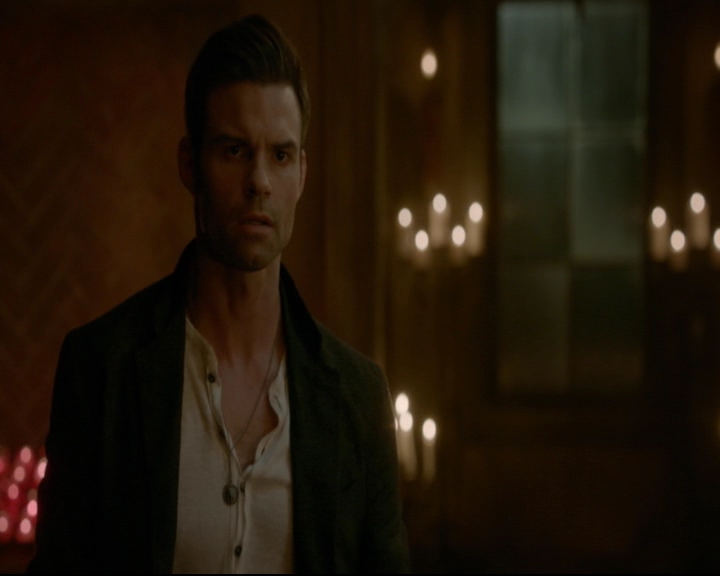 vampirediariesworld-dot-nl_TheOriginals5x03NeMeQuittePas07107.jpg