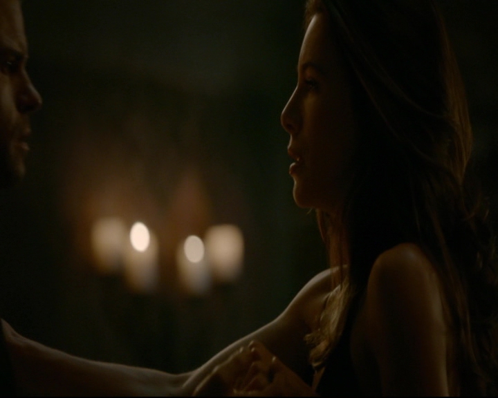vampirediariesworld-dot-nl_TheOriginals5x03NeMeQuittePas07116.jpg