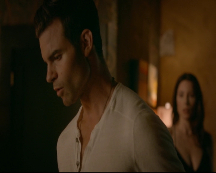 vampirediariesworld-dot-nl_TheOriginals5x03NeMeQuittePas07199.jpg