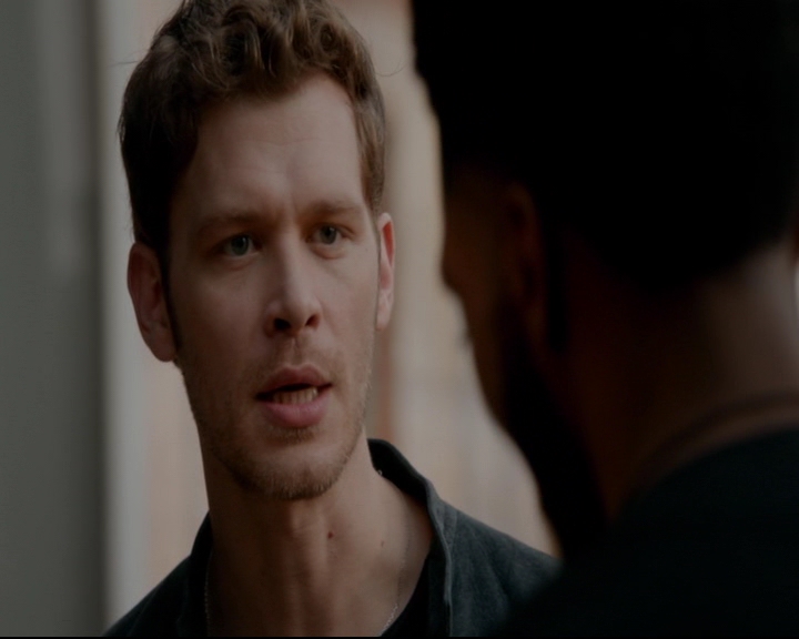 vampirediariesworld-dot-nl_TheOriginals5x04BetweenTheDevilAndTheDeepBlueSea00100.jpg