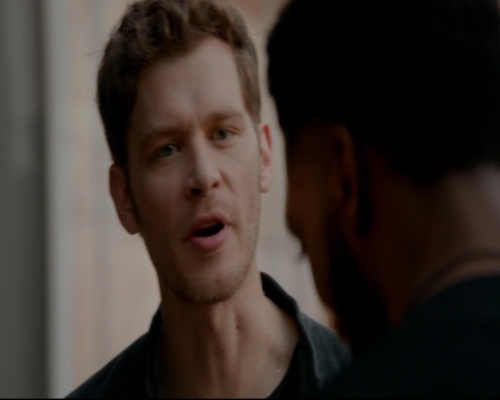 vampirediariesworld-dot-nl_TheOriginals5x04BetweenTheDevilAndTheDeepBlueSea00101.jpg