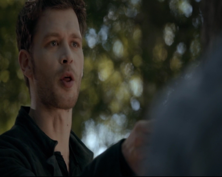 vampirediariesworld-dot-nl_TheOriginals5x04BetweenTheDevilAndTheDeepBlueSea00116.jpg