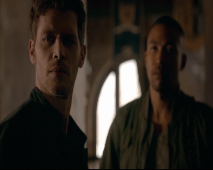vampirediariesworld-dot-nl_TheOriginals5x04BetweenTheDevilAndTheDeepBlueSea00253.jpg