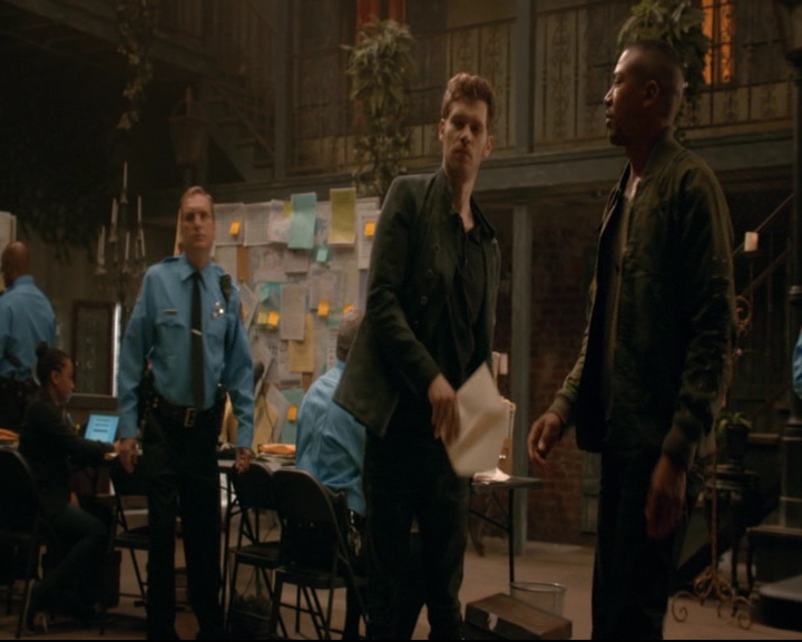 vampirediariesworld-dot-nl_TheOriginals5x04BetweenTheDevilAndTheDeepBlueSea00256.jpg