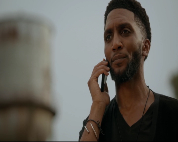 vampirediariesworld-dot-nl_TheOriginals5x04BetweenTheDevilAndTheDeepBlueSea00300.jpg