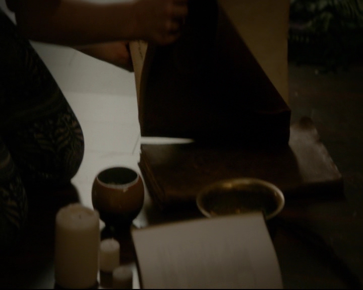 vampirediariesworld-dot-nl_TheOriginals5x04BetweenTheDevilAndTheDeepBlueSea00361.jpg