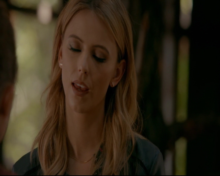 vampirediariesworld-dot-nl_TheOriginals5x04BetweenTheDevilAndTheDeepBlueSea01042.jpg