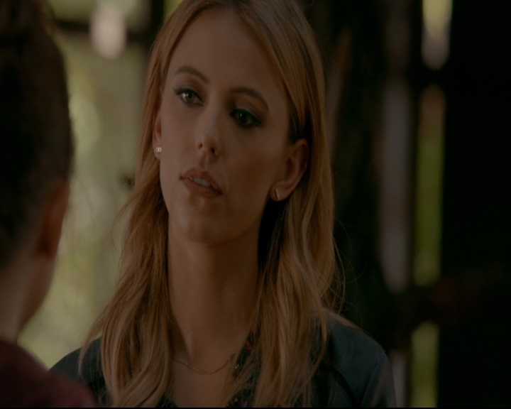 vampirediariesworld-dot-nl_TheOriginals5x04BetweenTheDevilAndTheDeepBlueSea01043.jpg