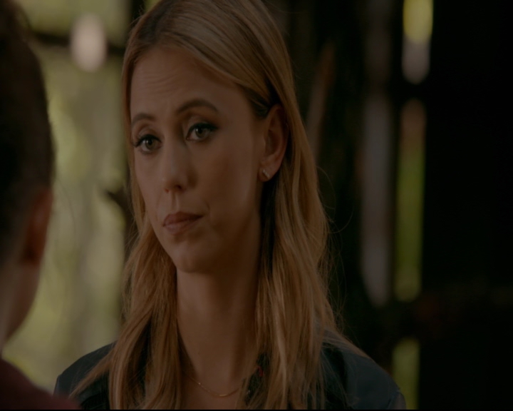 vampirediariesworld-dot-nl_TheOriginals5x04BetweenTheDevilAndTheDeepBlueSea01049.jpg