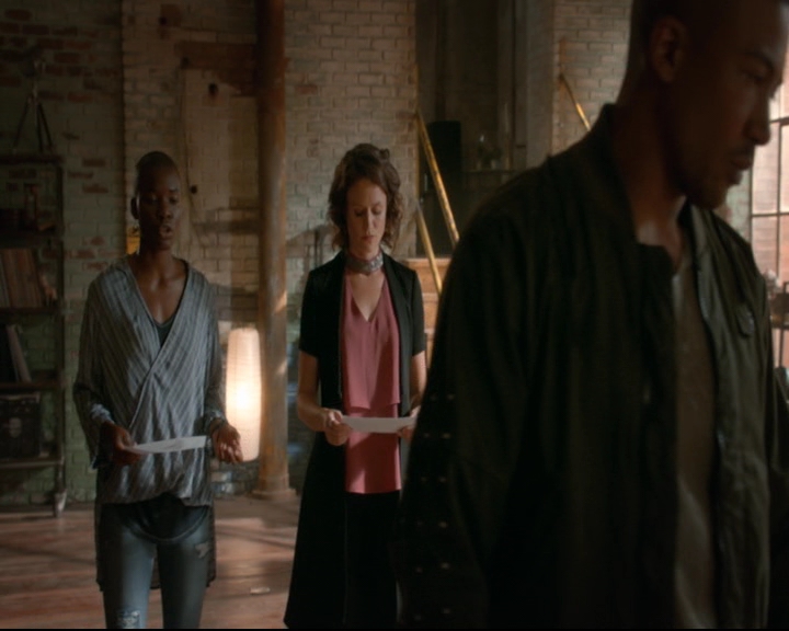 vampirediariesworld-dot-nl_TheOriginals5x04BetweenTheDevilAndTheDeepBlueSea01058.jpg