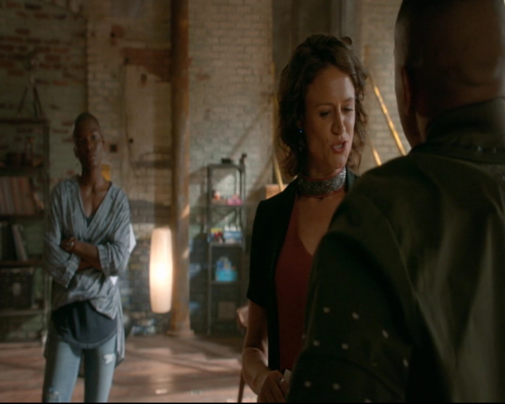vampirediariesworld-dot-nl_TheOriginals5x04BetweenTheDevilAndTheDeepBlueSea01081.jpg