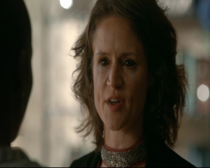 vampirediariesworld-dot-nl_TheOriginals5x04BetweenTheDevilAndTheDeepBlueSea01103.jpg