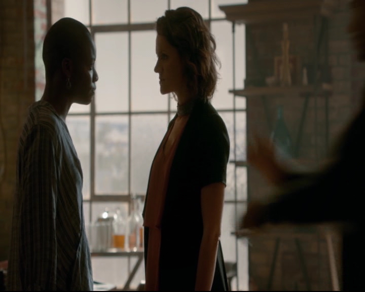 vampirediariesworld-dot-nl_TheOriginals5x04BetweenTheDevilAndTheDeepBlueSea01109.jpg