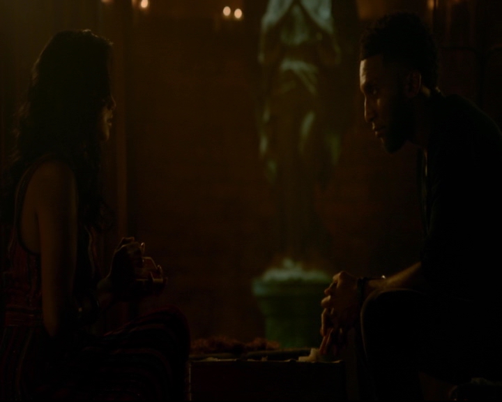 vampirediariesworld-dot-nl_TheOriginals5x04BetweenTheDevilAndTheDeepBlueSea01177.jpg