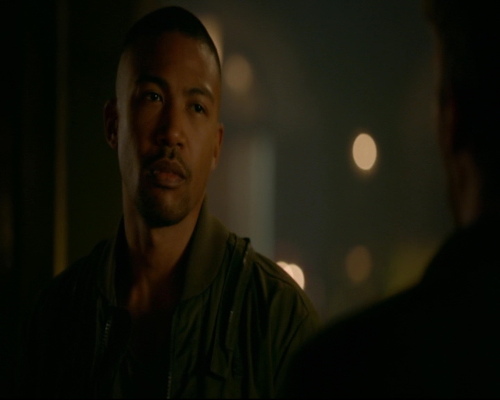vampirediariesworld-dot-nl_TheOriginals5x04BetweenTheDevilAndTheDeepBlueSea01484.jpg