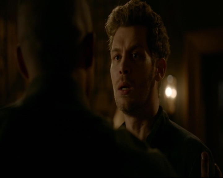 vampirediariesworld-dot-nl_TheOriginals5x04BetweenTheDevilAndTheDeepBlueSea01486.jpg
