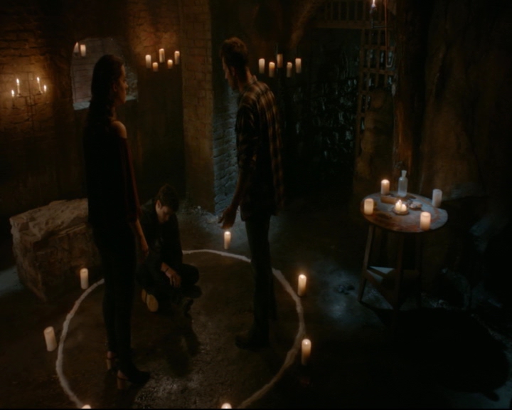 vampirediariesworld-dot-nl_TheOriginals5x04BetweenTheDevilAndTheDeepBlueSea01498.jpg