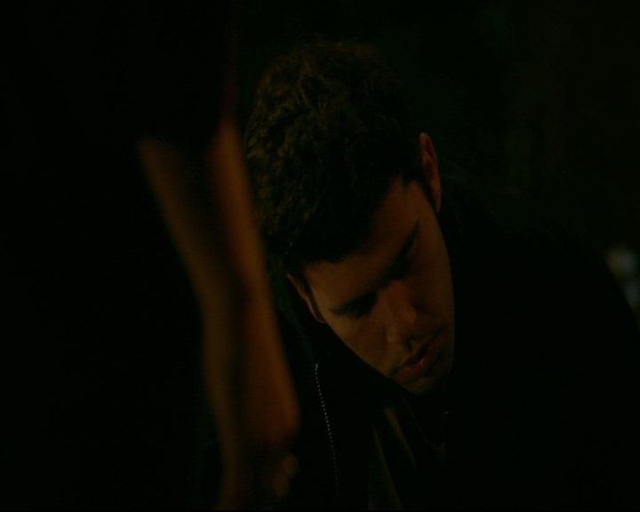 vampirediariesworld-dot-nl_TheOriginals5x04BetweenTheDevilAndTheDeepBlueSea01500.jpg