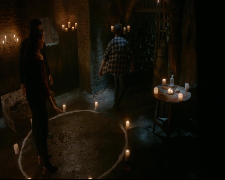 vampirediariesworld-dot-nl_TheOriginals5x04BetweenTheDevilAndTheDeepBlueSea01511.jpg