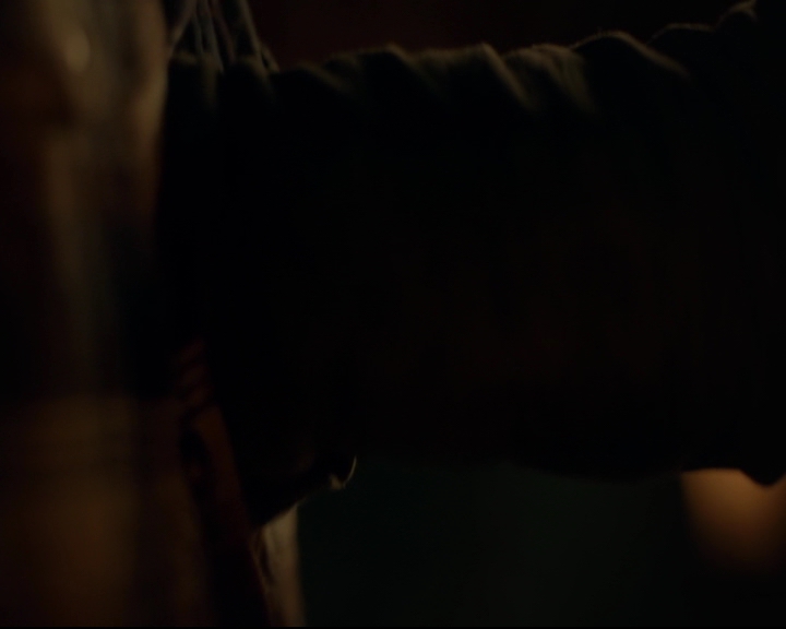 vampirediariesworld-dot-nl_TheOriginals5x04BetweenTheDevilAndTheDeepBlueSea01512.jpg