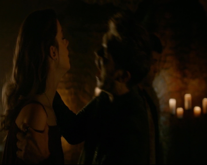 vampirediariesworld-dot-nl_TheOriginals5x04BetweenTheDevilAndTheDeepBlueSea01516.jpg