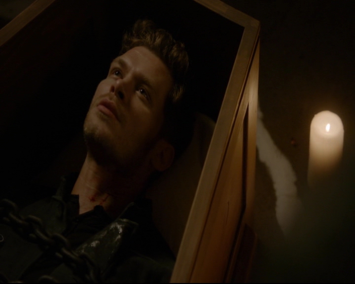 vampirediariesworld-dot-nl_TheOriginals5x04BetweenTheDevilAndTheDeepBlueSea01769.jpg