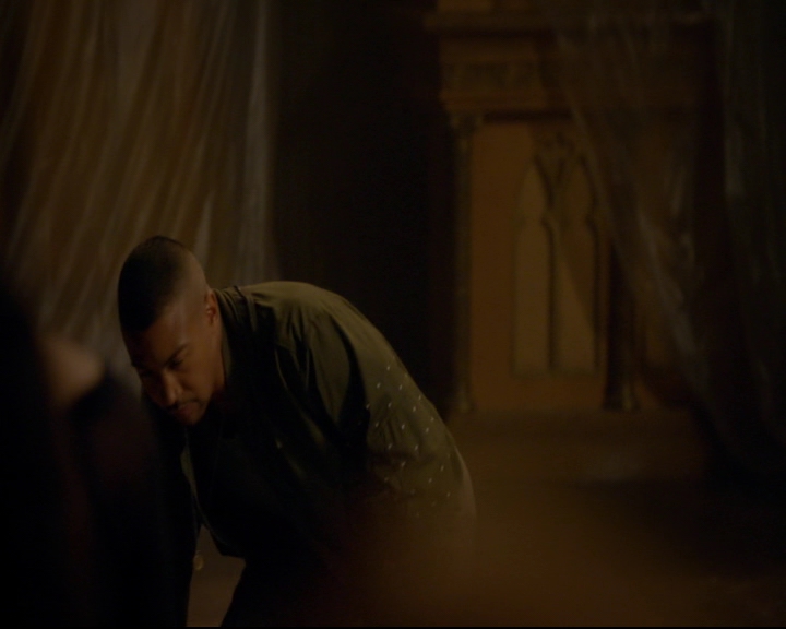 vampirediariesworld-dot-nl_TheOriginals5x04BetweenTheDevilAndTheDeepBlueSea01864.jpg