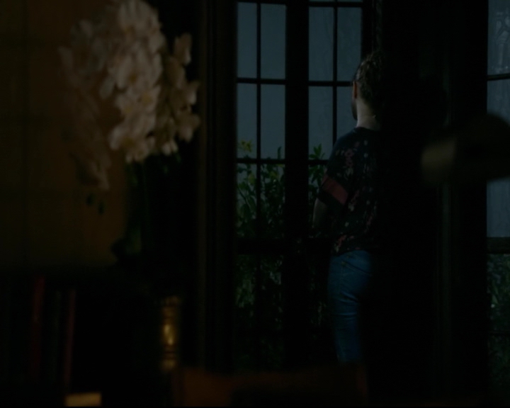 vampirediariesworld-dot-nl_TheOriginals5x04BetweenTheDevilAndTheDeepBlueSea01948.jpg