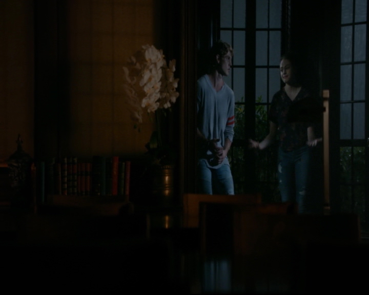 vampirediariesworld-dot-nl_TheOriginals5x04BetweenTheDevilAndTheDeepBlueSea01969.jpg