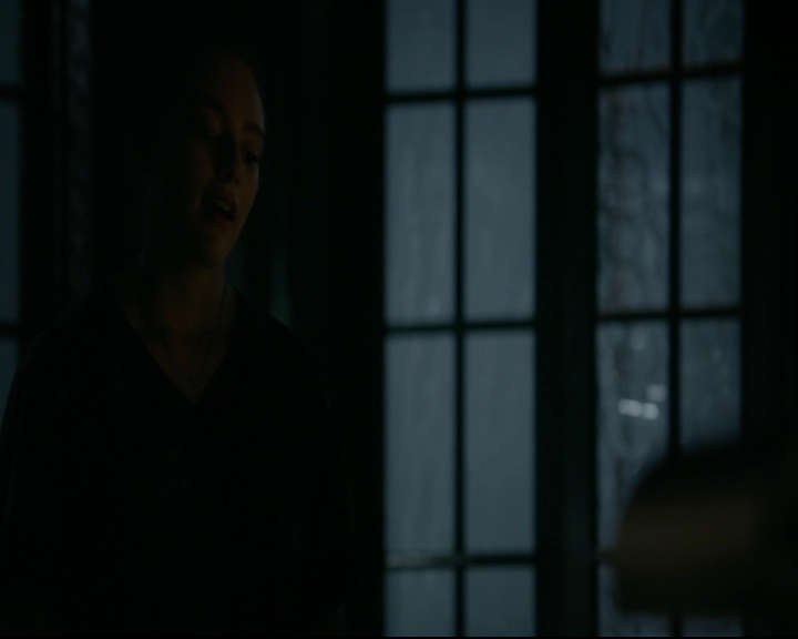 vampirediariesworld-dot-nl_TheOriginals5x04BetweenTheDevilAndTheDeepBlueSea02035.jpg