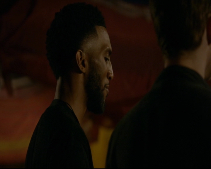 vampirediariesworld-dot-nl_TheOriginals5x04BetweenTheDevilAndTheDeepBlueSea02257.jpg