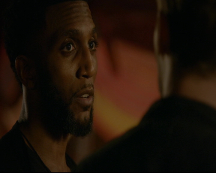 vampirediariesworld-dot-nl_TheOriginals5x04BetweenTheDevilAndTheDeepBlueSea02303.jpg