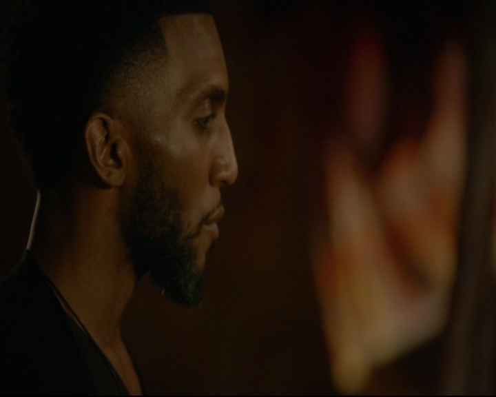 vampirediariesworld-dot-nl_TheOriginals5x04BetweenTheDevilAndTheDeepBlueSea02319.jpg