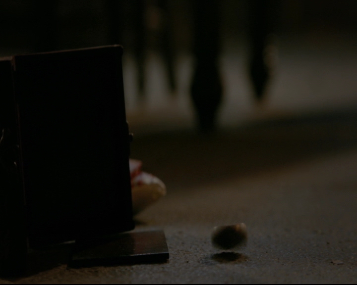 vampirediariesworld-dot-nl_TheOriginals5x04BetweenTheDevilAndTheDeepBlueSea02335.jpg