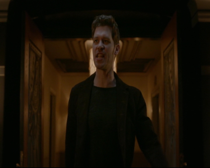 vampirediariesworld-dot-nl_TheOriginals5x05DontItJustBreakYourHeart00002.jpg