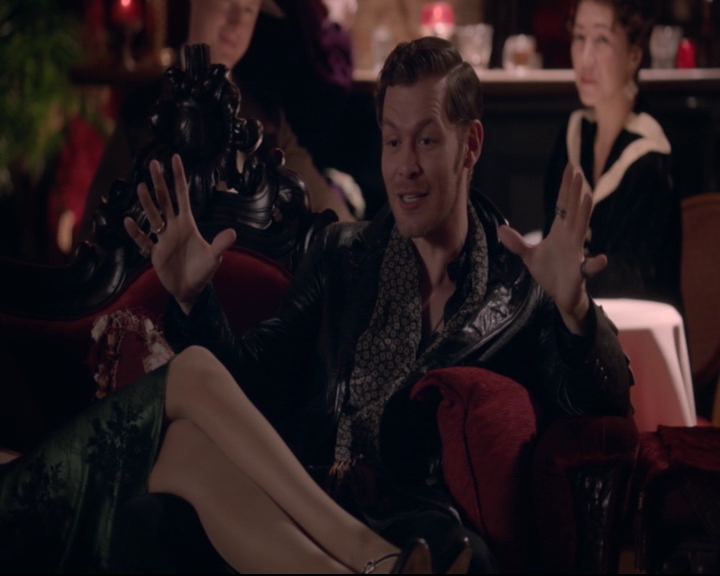 vampirediariesworld-dot-nl_TheOriginals5x05DontItJustBreakYourHeart00208.jpg