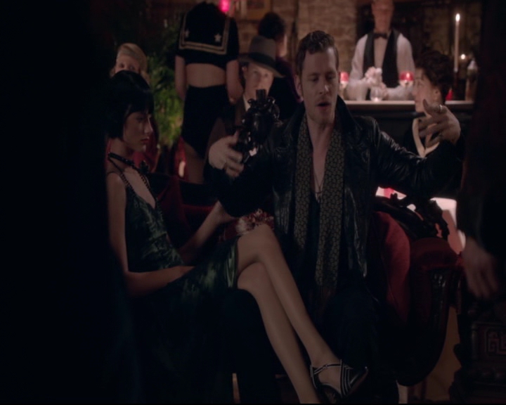 vampirediariesworld-dot-nl_TheOriginals5x05DontItJustBreakYourHeart00214.jpg