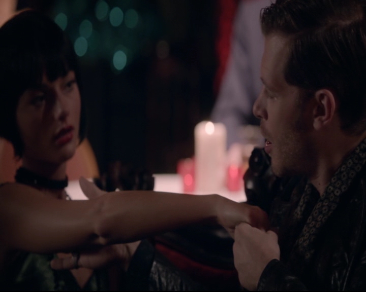 vampirediariesworld-dot-nl_TheOriginals5x05DontItJustBreakYourHeart00219.jpg