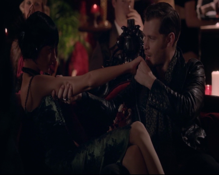 vampirediariesworld-dot-nl_TheOriginals5x05DontItJustBreakYourHeart00221.jpg