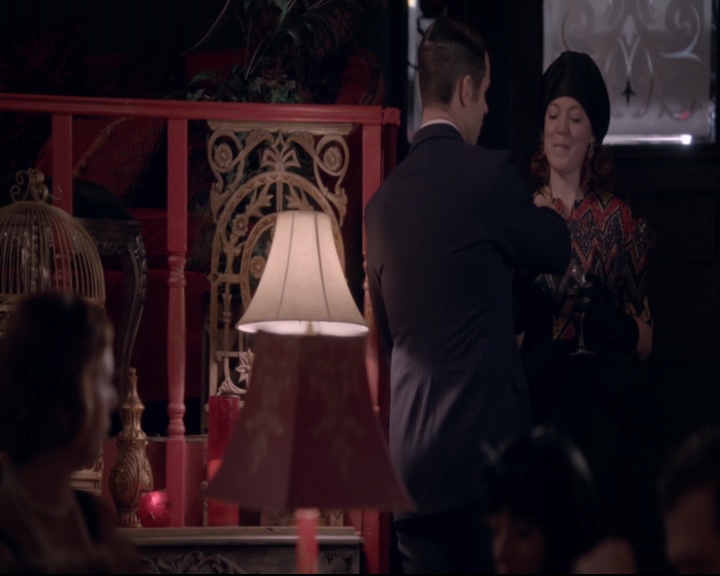 vampirediariesworld-dot-nl_TheOriginals5x05DontItJustBreakYourHeart00226.jpg