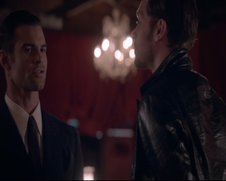 vampirediariesworld-dot-nl_TheOriginals5x05DontItJustBreakYourHeart00243.jpg