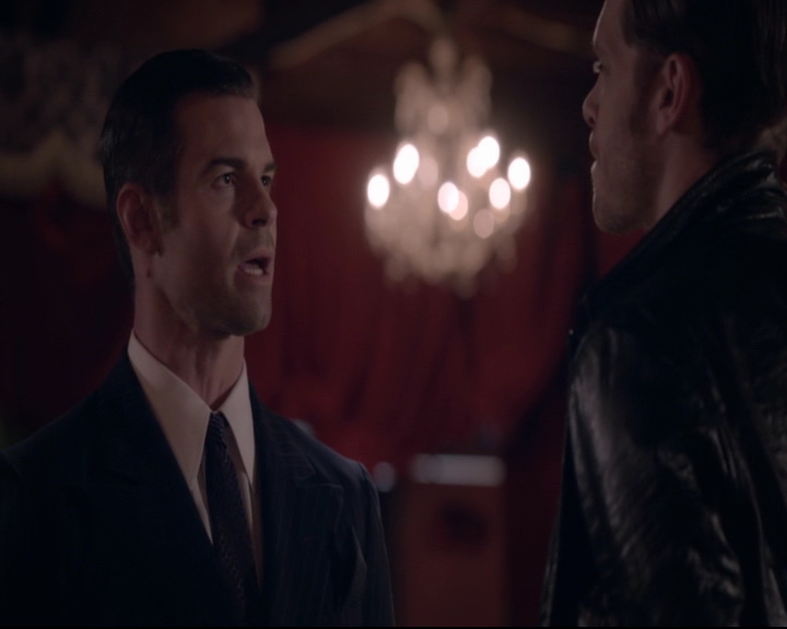 vampirediariesworld-dot-nl_TheOriginals5x05DontItJustBreakYourHeart00245.jpg