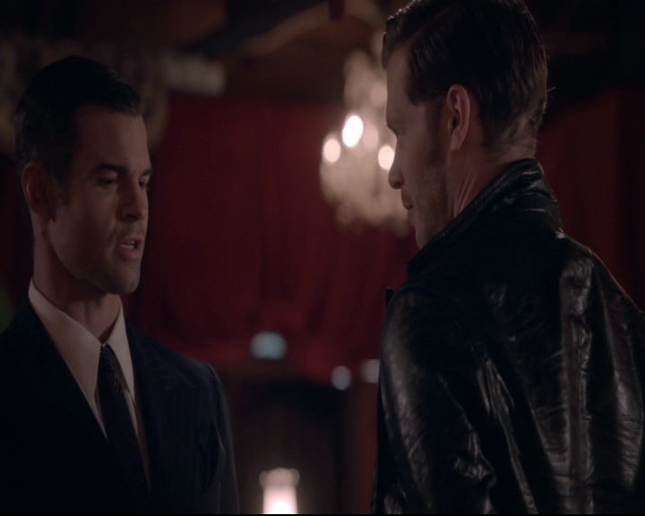 vampirediariesworld-dot-nl_TheOriginals5x05DontItJustBreakYourHeart00252.jpg