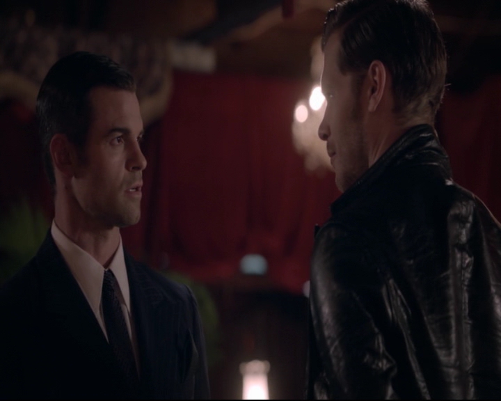 vampirediariesworld-dot-nl_TheOriginals5x05DontItJustBreakYourHeart00254.jpg