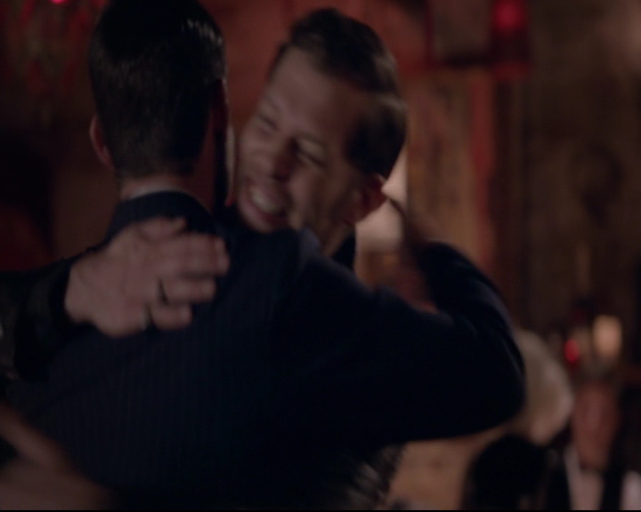 vampirediariesworld-dot-nl_TheOriginals5x05DontItJustBreakYourHeart00257.jpg