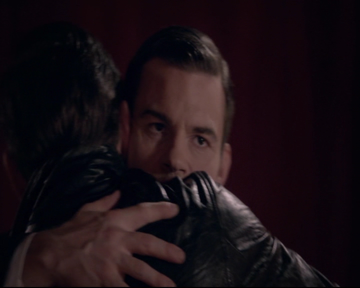 vampirediariesworld-dot-nl_TheOriginals5x05DontItJustBreakYourHeart00260.jpg